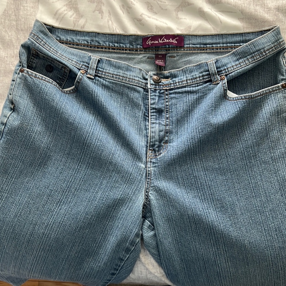 Gloria Vanderbilt jeans